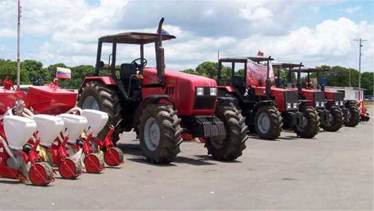 Industria venezolana exportará tractores a países de la Alba