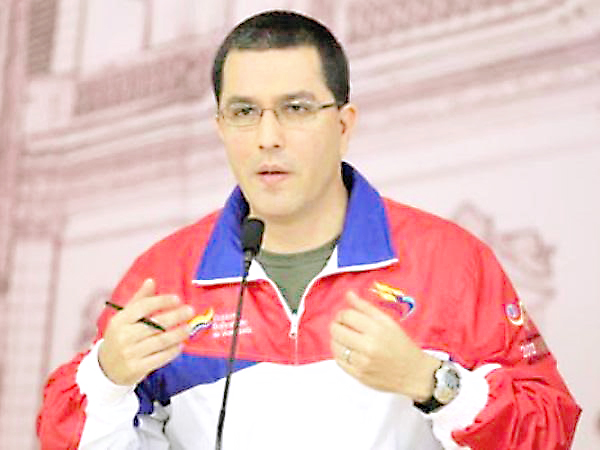 Arreaza: Gobernador de Miranda solo ha culminado 11 de los 141 proyectos financiados en plan de inversión 2014