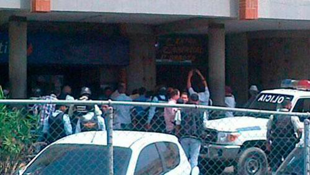 Reportan situación de rehenes en una entidad bancaria en Puerto Cabello