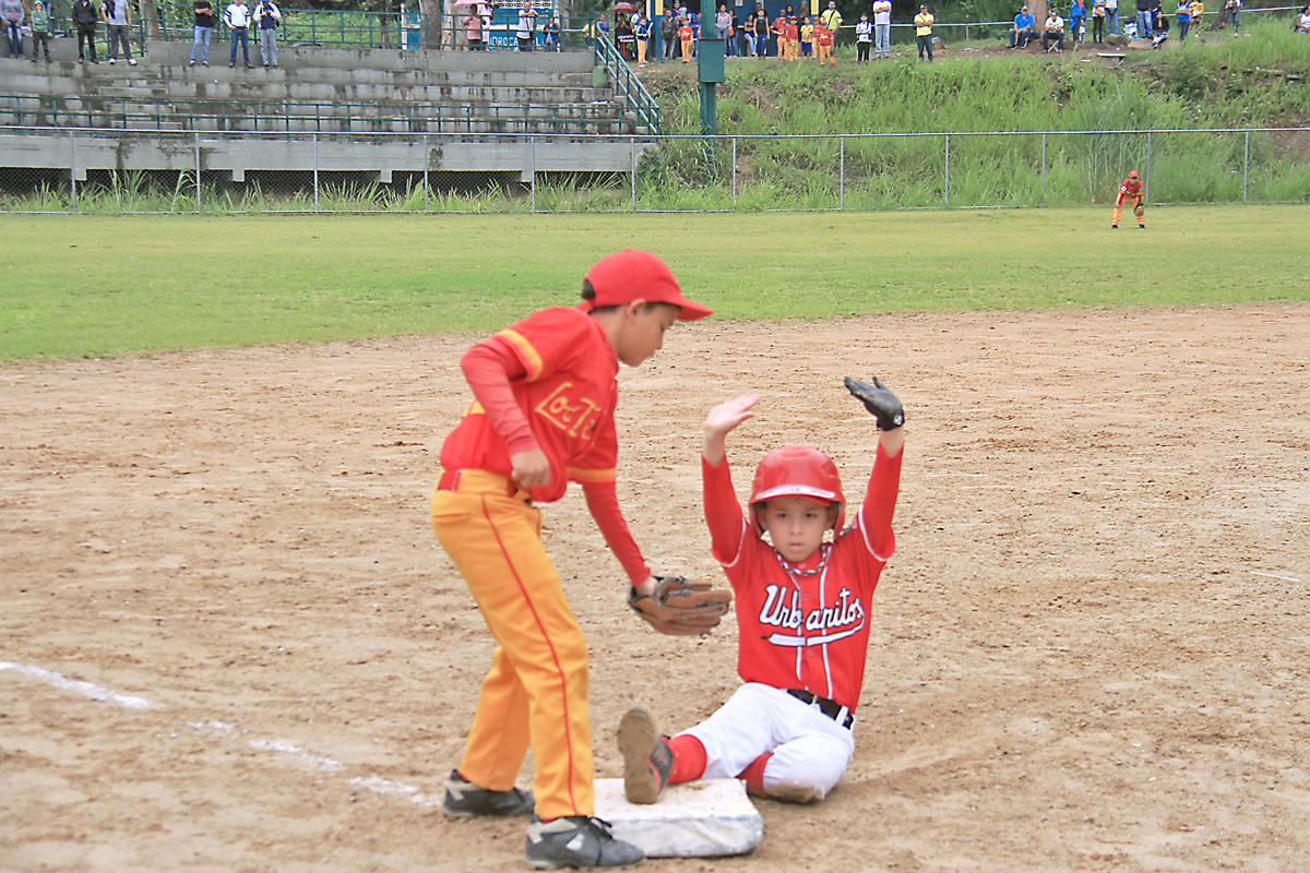 Beisbol menor de El Paso arde en semifinales y final