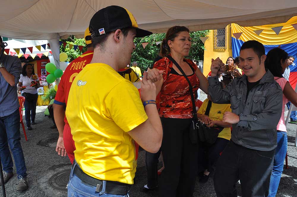 Chamos del CEE Múltiple llenaron las calles de alegría