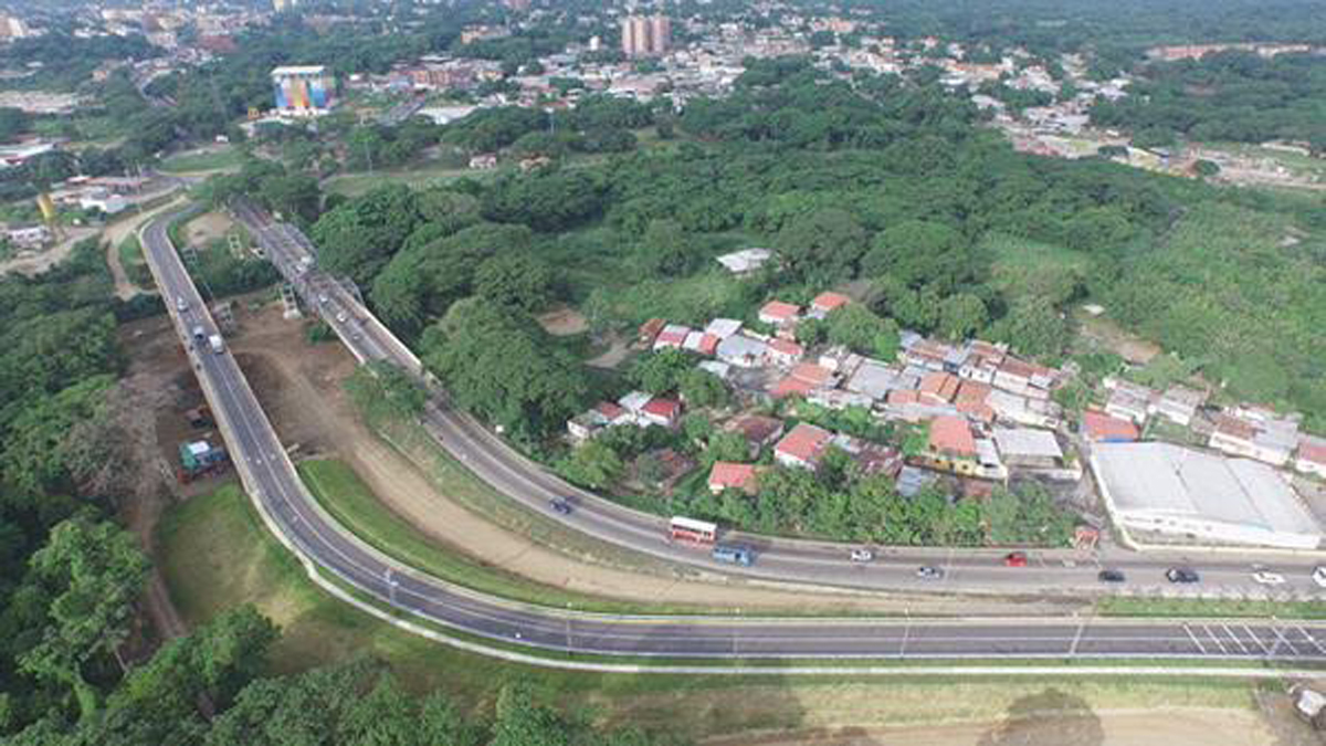 Jaua: “Gobierno de Maduro cumple con la entrega del II Puente de Ocumare del Tuy”