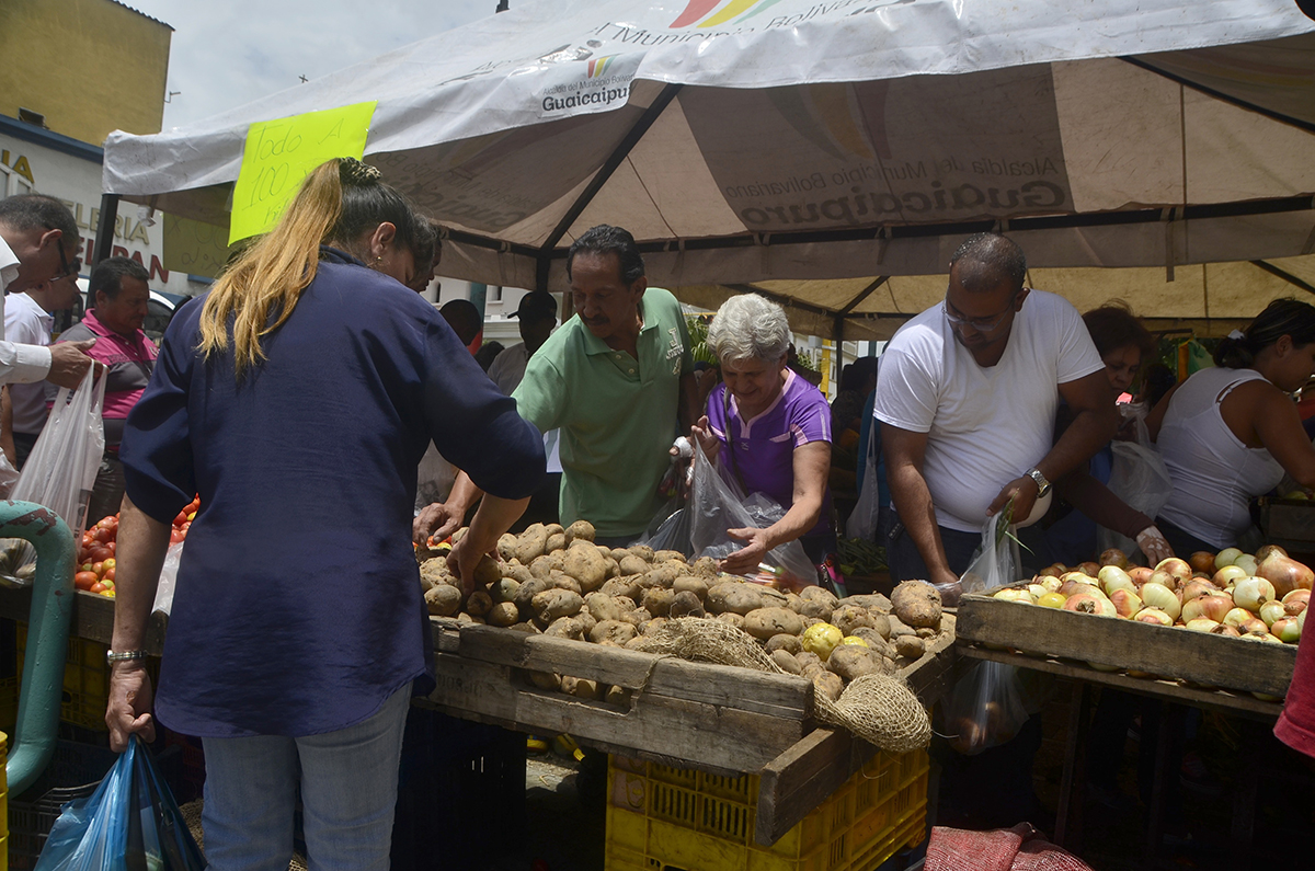 Realizaron operativo integral en la plaza Danilo Anderson