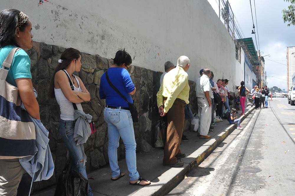 Vecinos piden mejor servicio de transporte para Guaremal