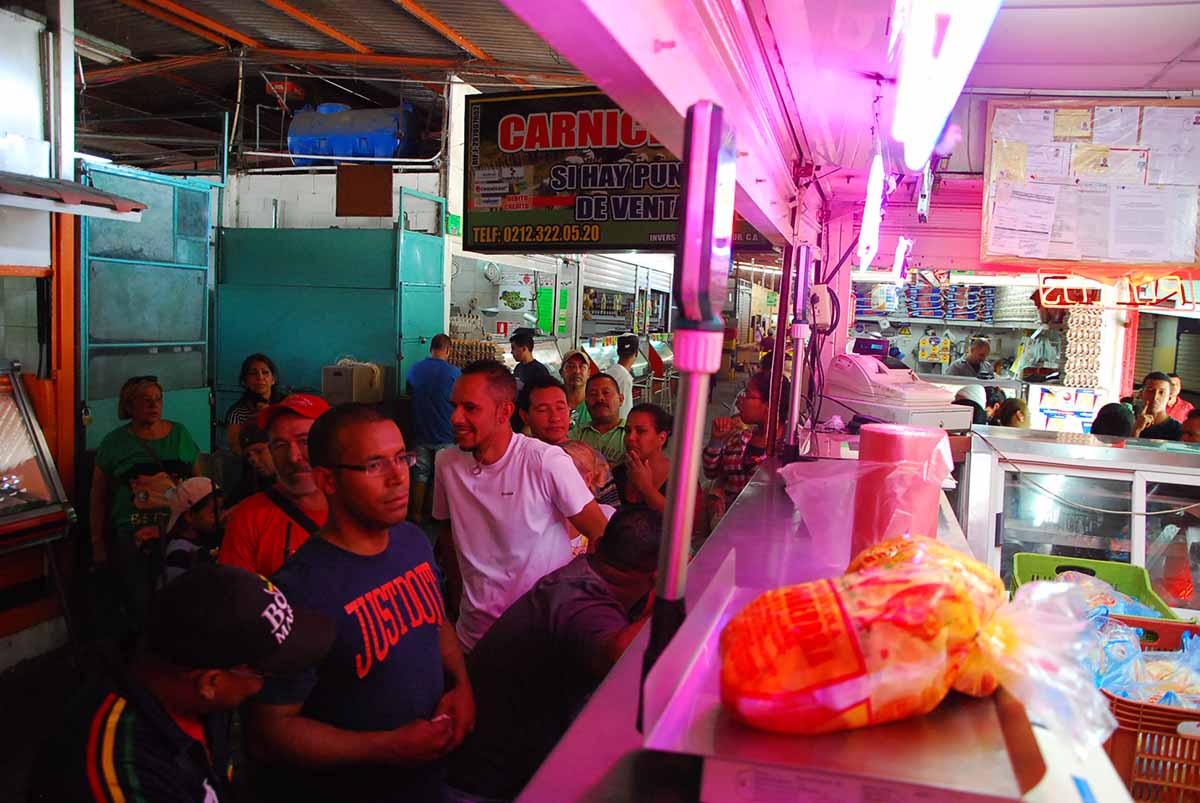 Altomirandinos compraron full pollo