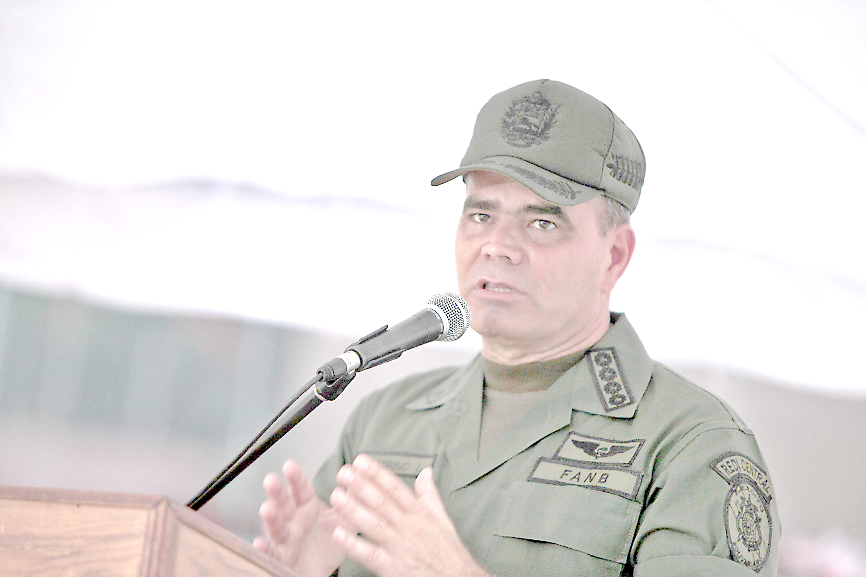 Vladimir Padrino López es ratificado como Ministro de Defensa