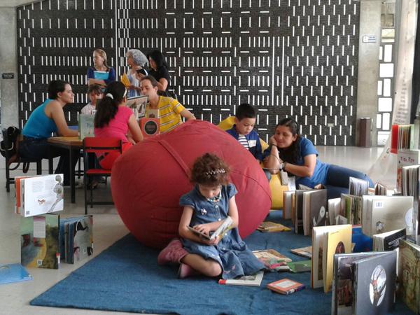 Biblioteca Cecilio Acosta celebró su día en la UCV