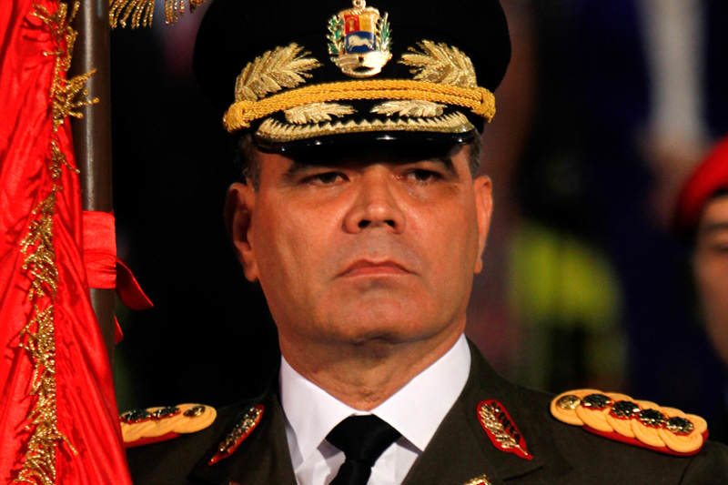 Maduro ratificó a Vladimir Padrino López como ministro para la Defensa