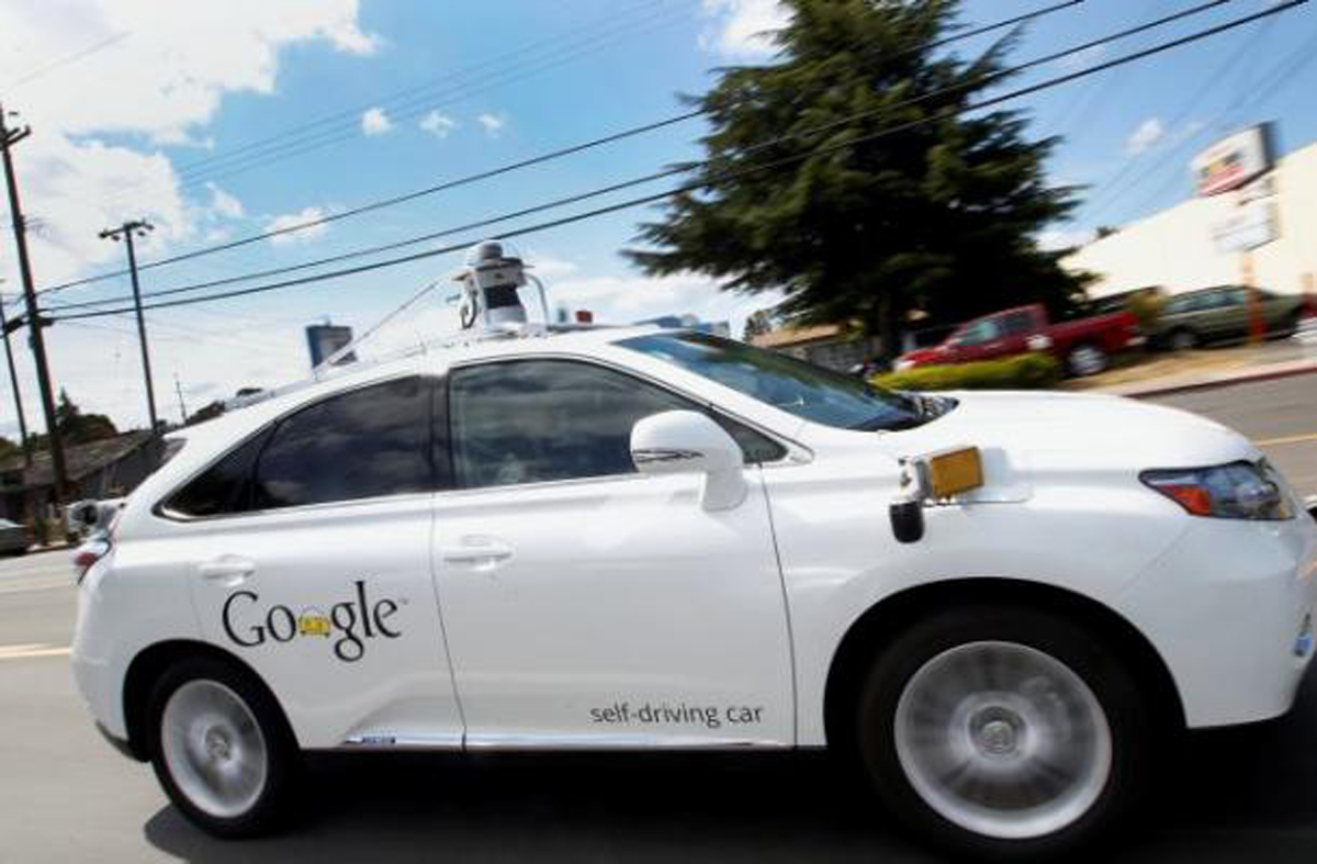 Auto sin conductor de Google tiene accidente vial