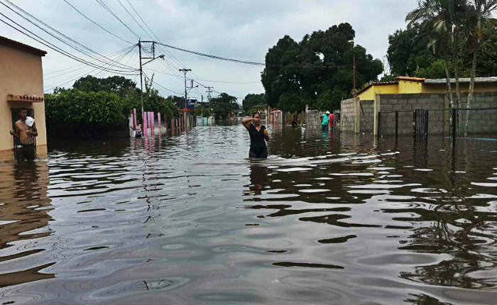 Habilitan centros de acopio a nivel nacional por inundaciones en Guasdualito