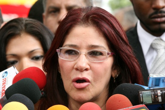 Cilia Flores: La mayoría que quiere paz apoya el cierre de la frontera