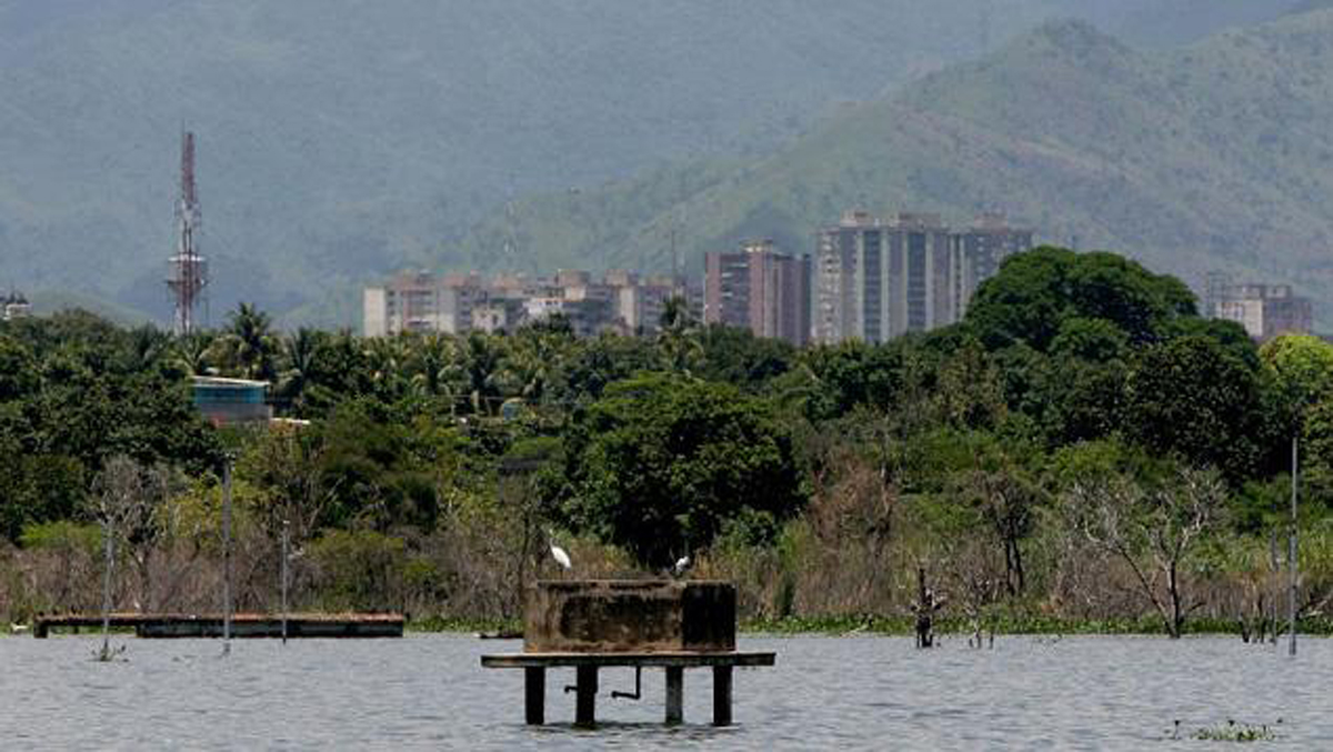 Avanza saneamiento del lago de Valencia