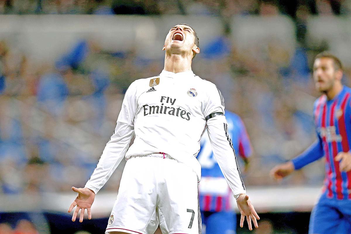 Cristiano Ronaldo tocado   