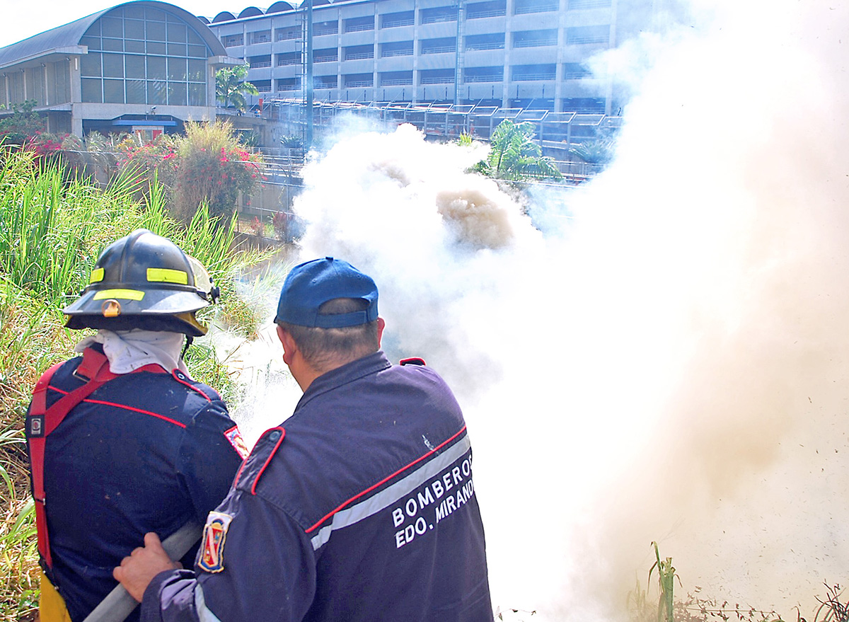 Bomberos celebran hoy su día