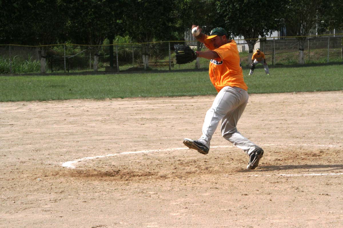 Gators dieron cuenta de Tuyeros B en la Liga Venezolana de Softbol