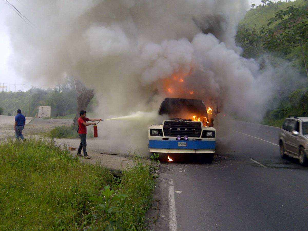 Se incendió autobús en kilómetro 36 de la Panamericana