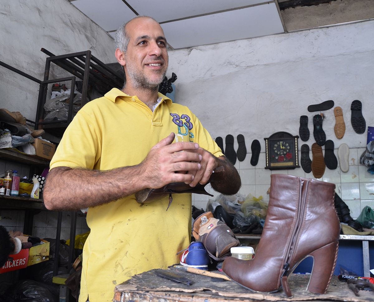 “Aprendí el oficio de zapatero de mi padre “