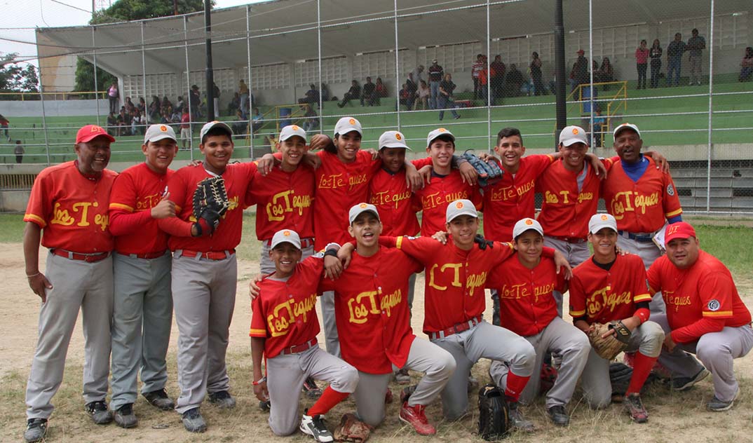 Los Teques campeón invicto en beisbol juvenil A 2015