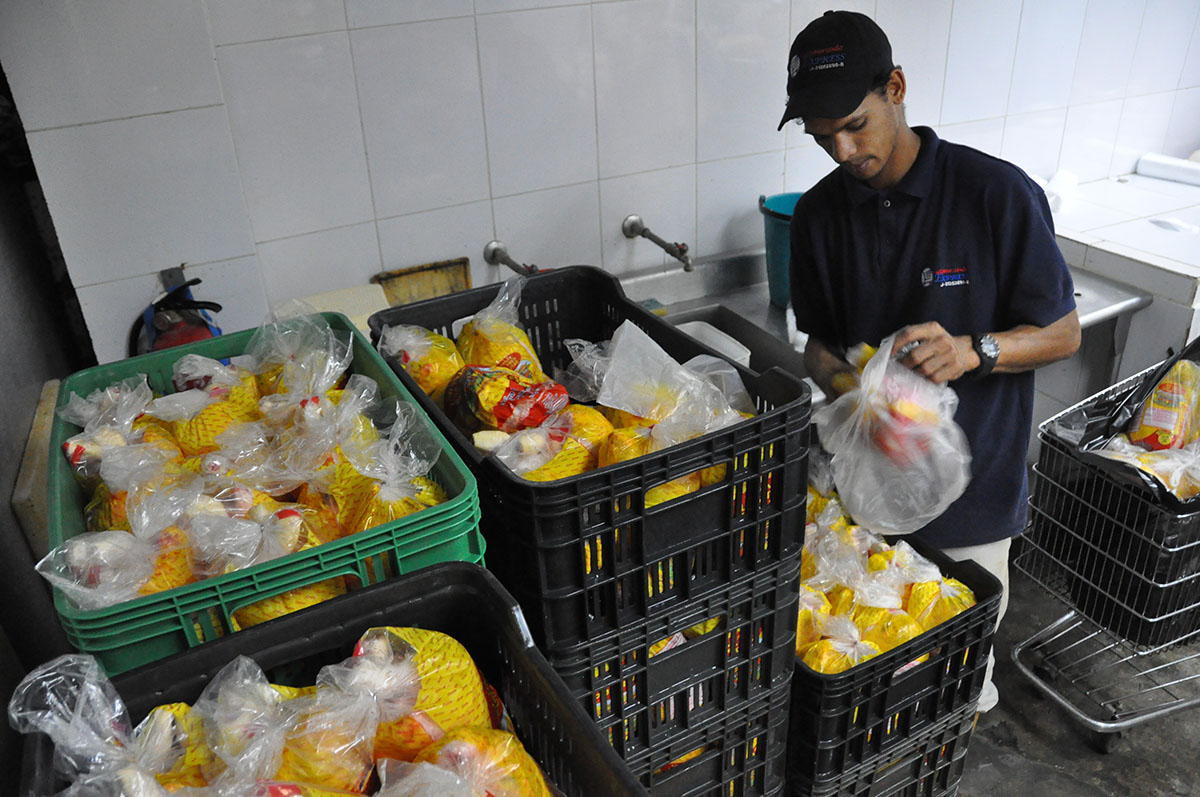 1.500 kilos de pollo ofrecieron en el Express