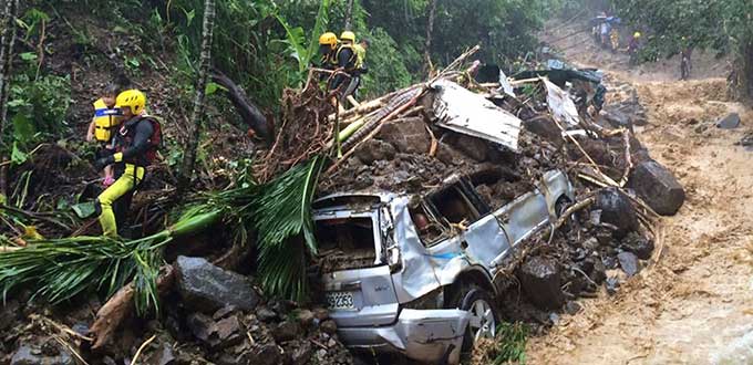 Van 17 muertos y 5 desaparecidos por tifón Soudelor en China