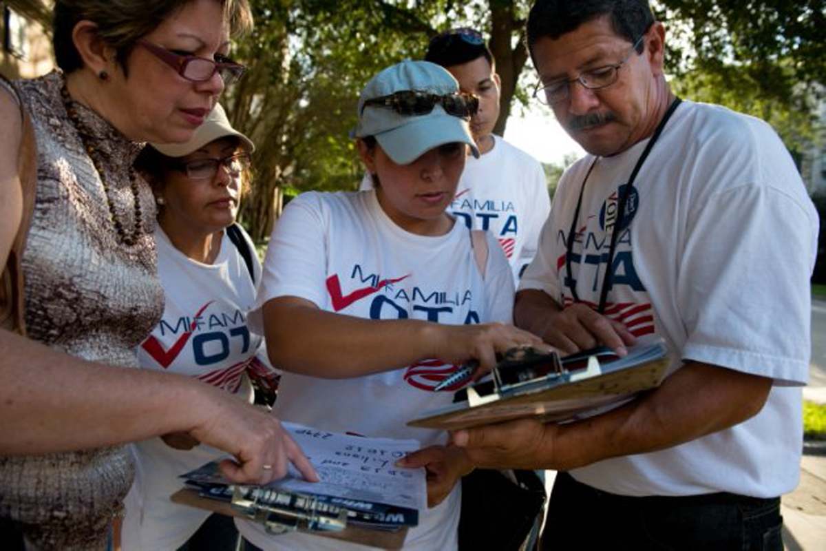 Alientan el voto latino ante elecciones presidenciales de 2016 en EEUU