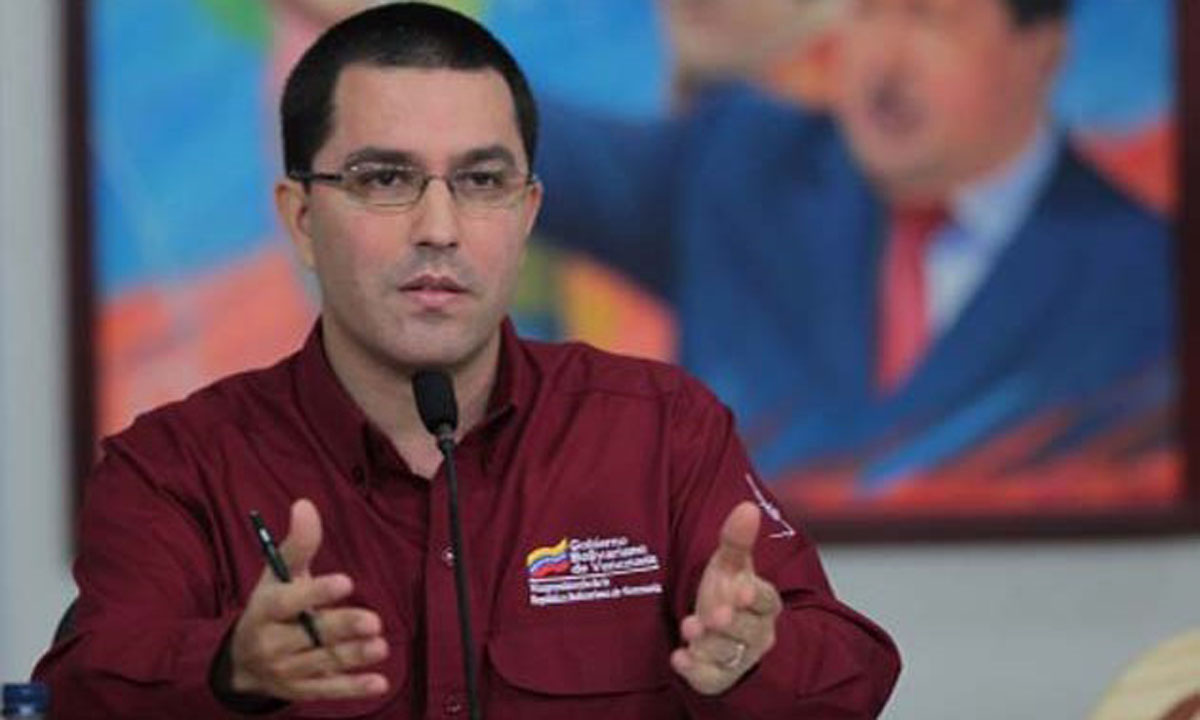 Arreaza denuncia campaña de desprestigio por medios colombianos contra Venezuela