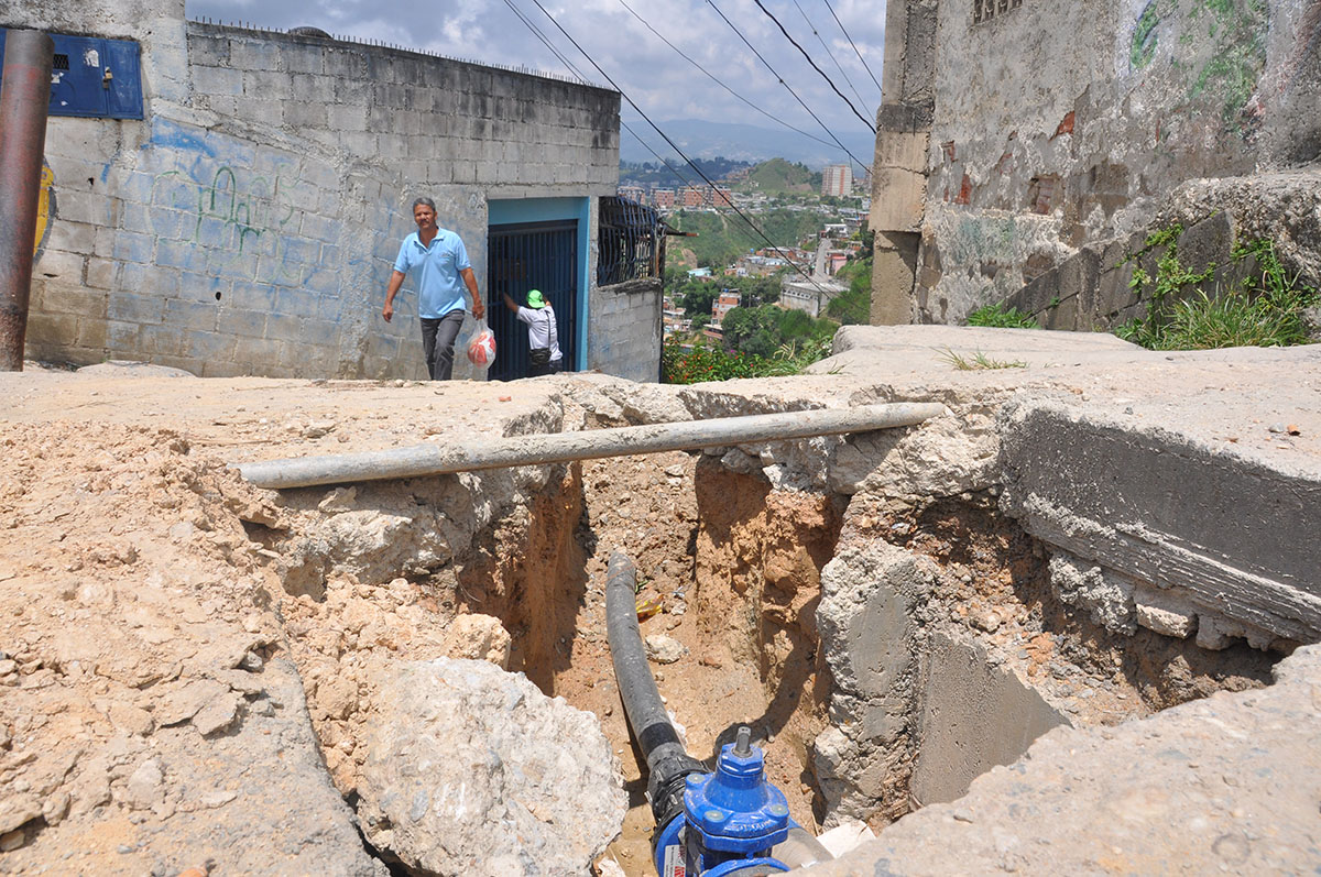 Esperan que culminen arreglos de tuberías en Potrerito II