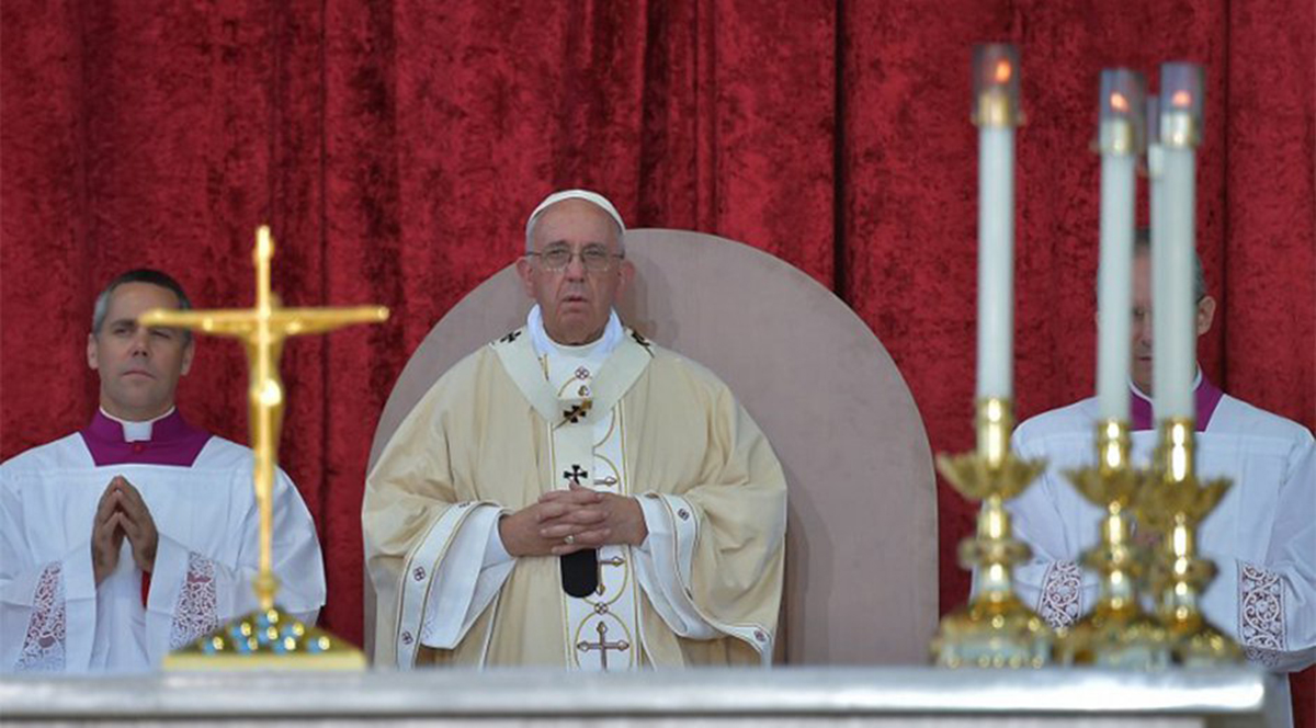 Papa proclama santo a Junípero Serra en Washington