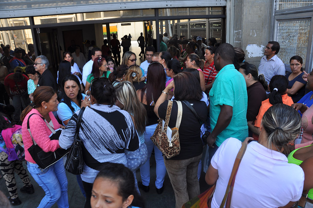 Adjudicatarios del Plaza se concentraron ante la Sundde