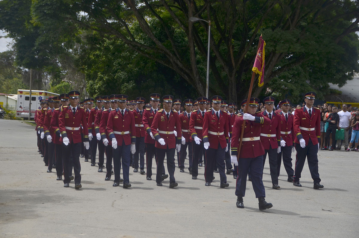 En liceos militares es obligatorio el uso del uniforme