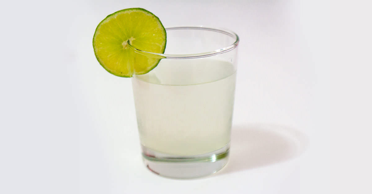 Tomando agua con limón ayuda adelgazar