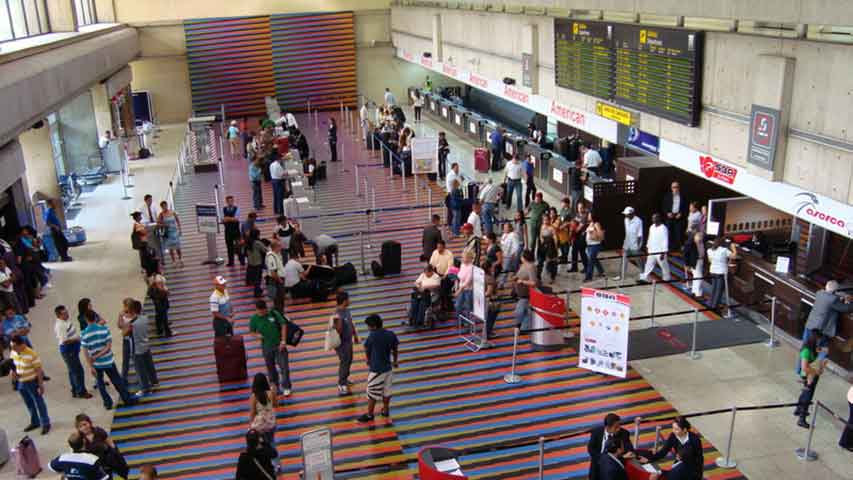 Conseturismo: Aumento de tasa de salida aeroportuaria podría ser suspendida