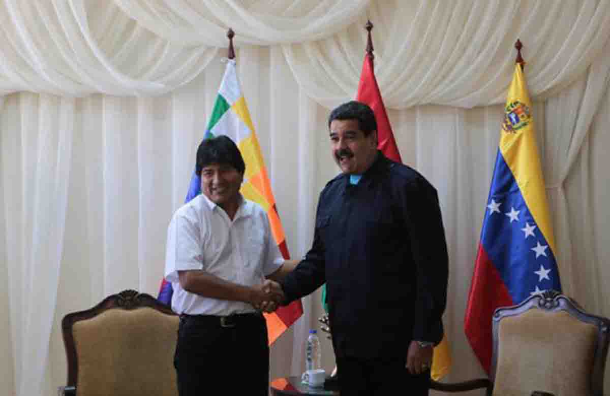 Evo y Maduro se reúnen en Cochabamba