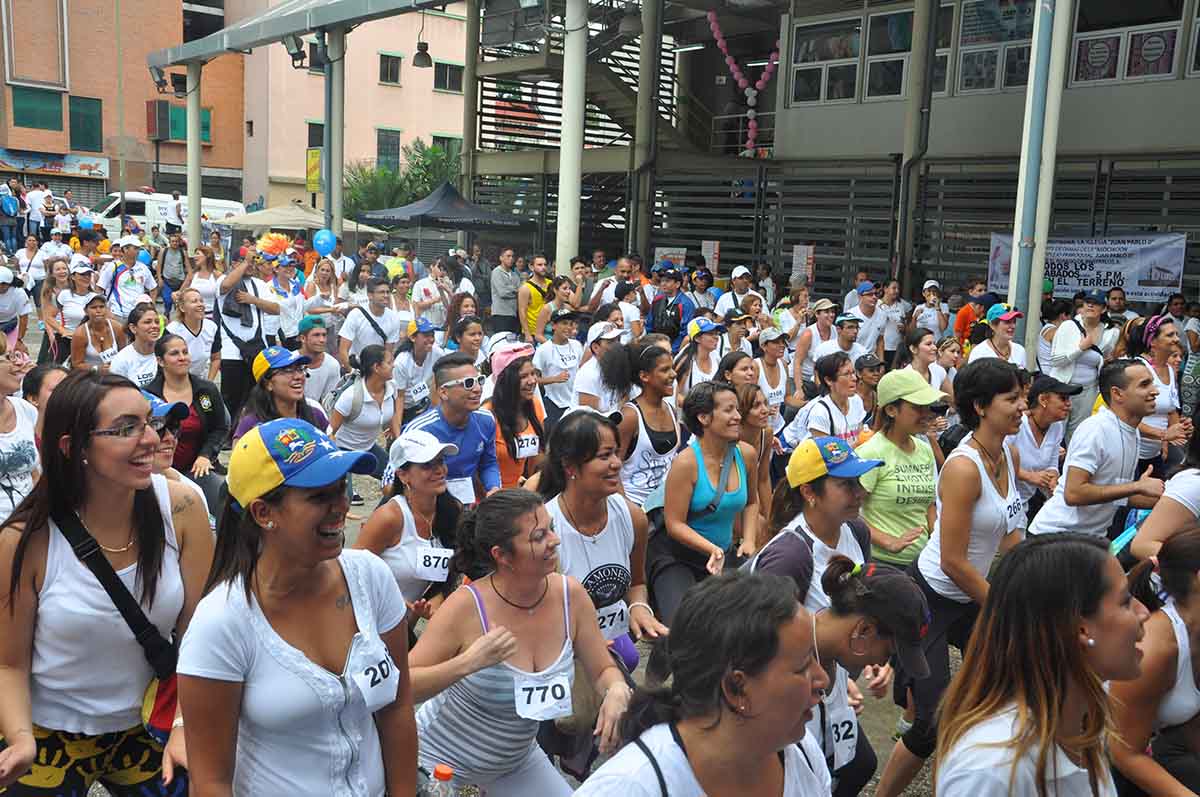 Con caminata celebraron  cumpleaños de Los Teques