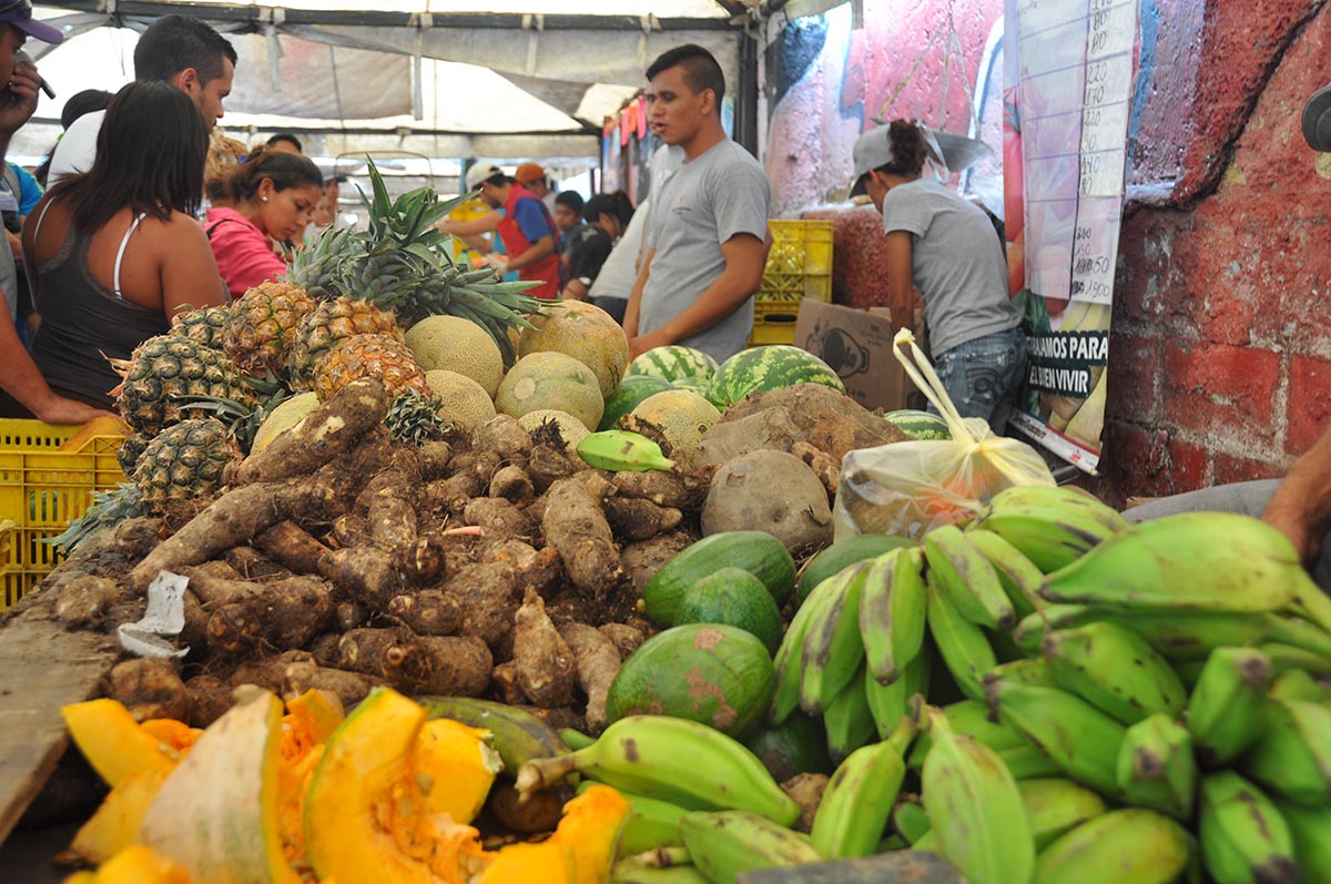 Mercados a cielo abierto ofrecen ofertas en frutas y hortalizas