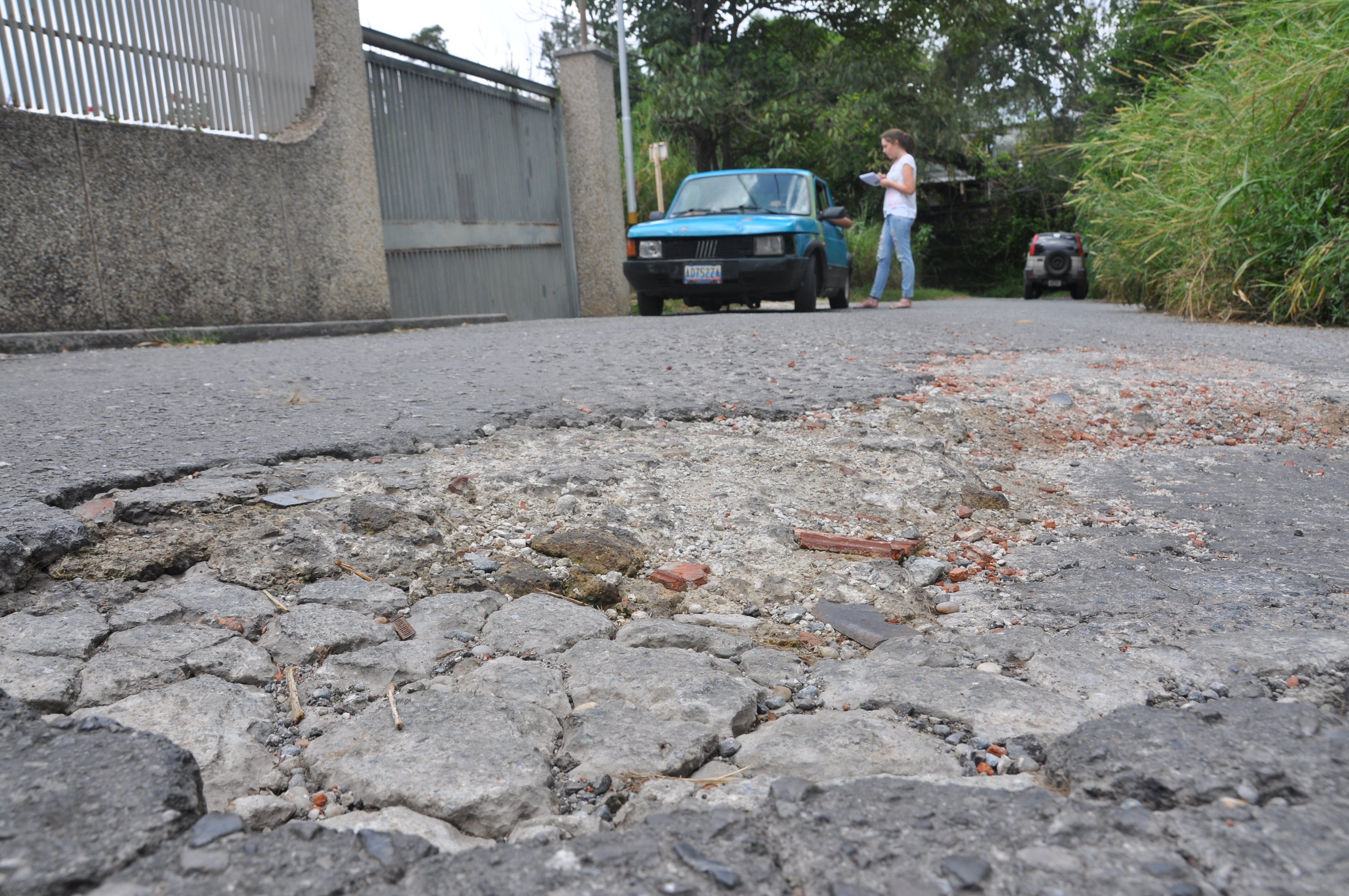 Huecamentazón adorna toda la calle de Club Hípico