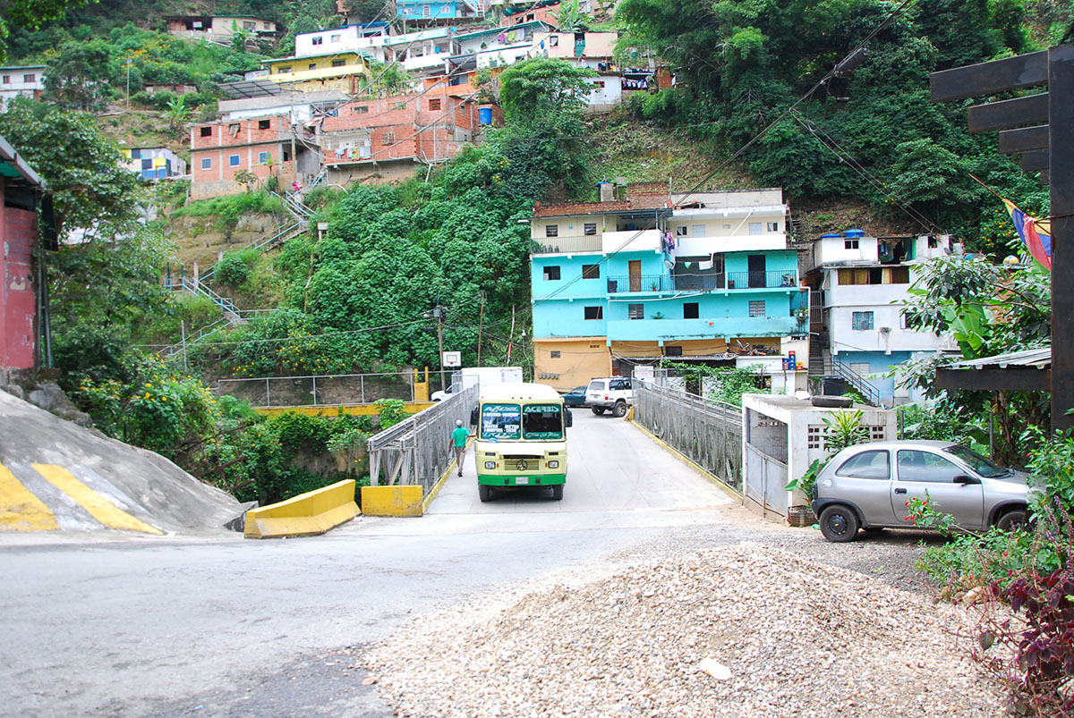 En Figueroa hace falta la presencia de autoridades