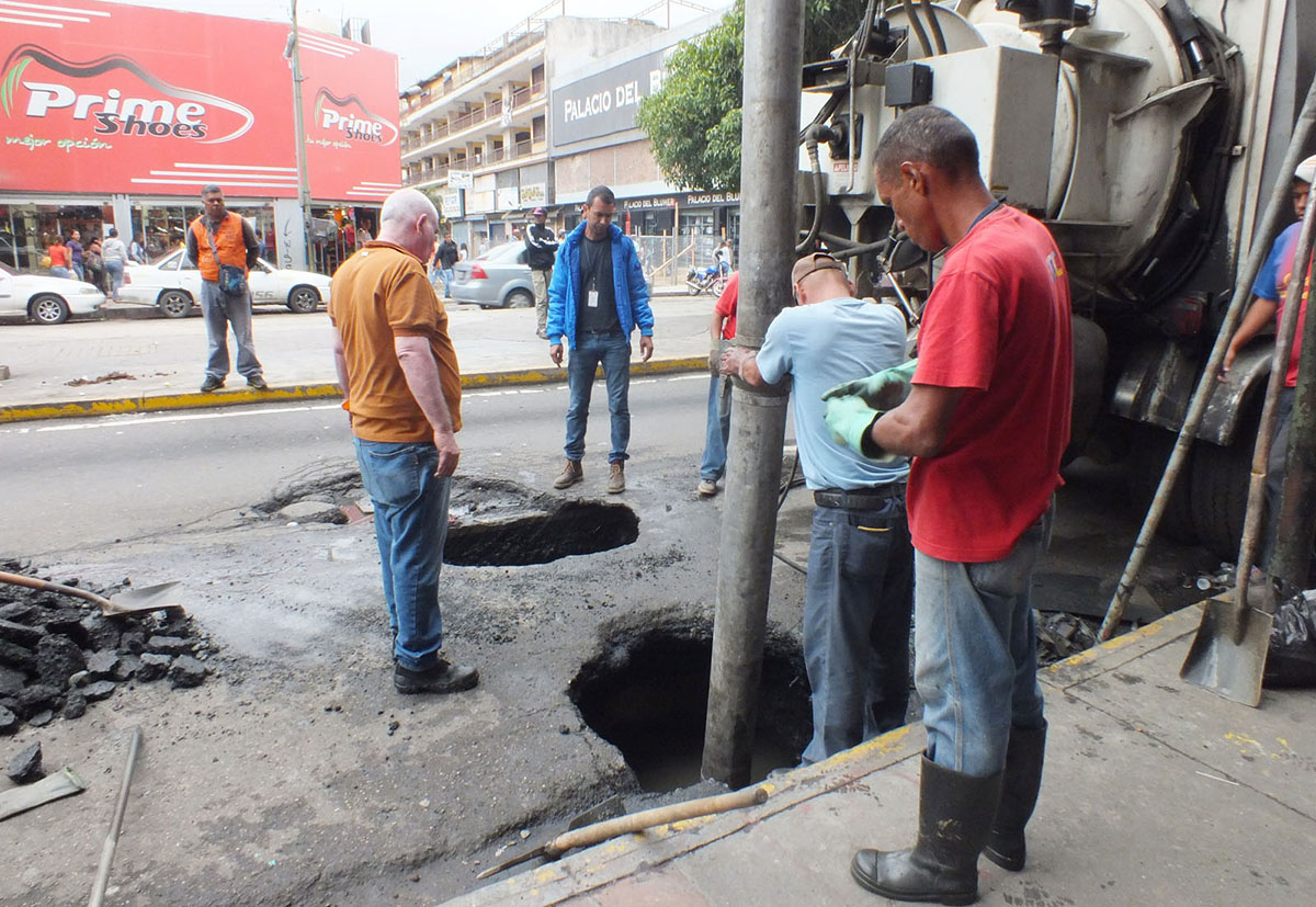 Alcaldía tardará 15 días en sustituir tubería en la Bermúdez