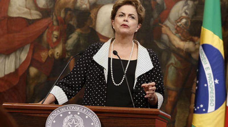 Rousseff prohibió viajes en primera clase para sus ministros