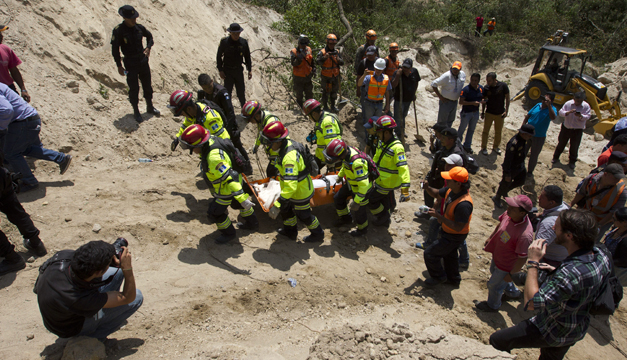 Aumenta a 374 los desaparecidos por alud en Guatemala