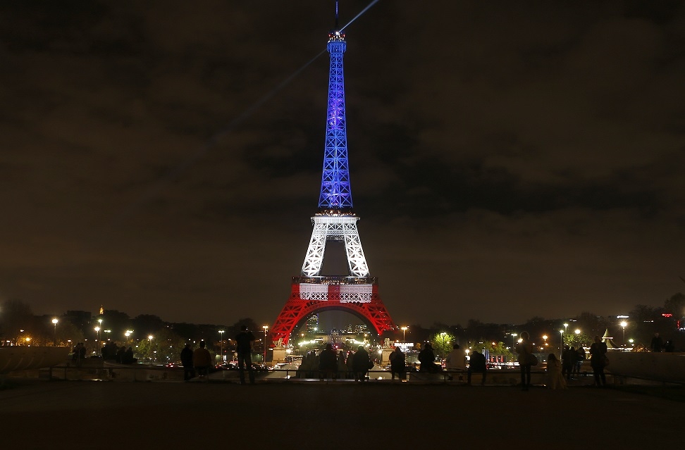 La torre Eiffel cerrada otra vez por seguridad