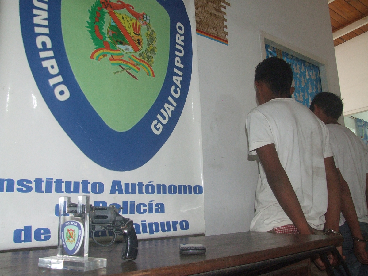 Poliguaicaipuro frustró atraco de buseta en Los Lagos