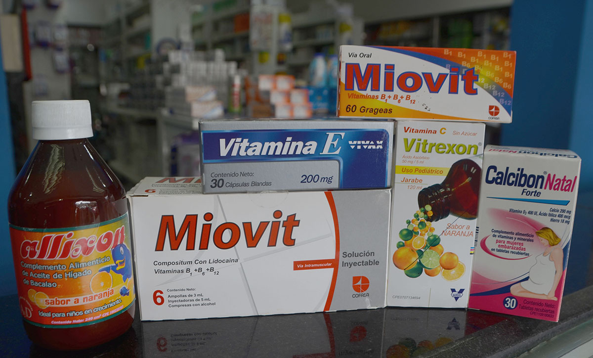 Farmacias esperan vitaminas para embarazadas y adultos