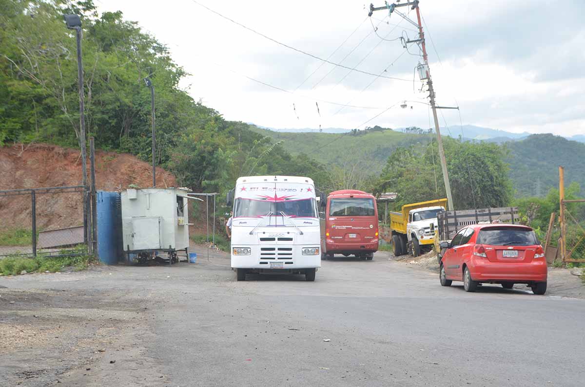 Buses no se dan abasto en Variantes de Guayas