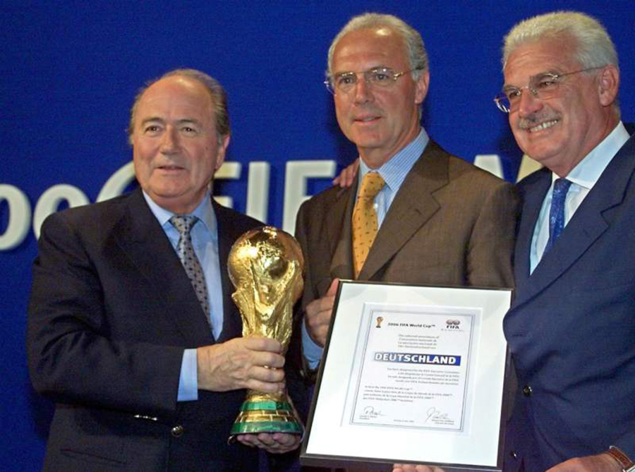 Escándalo de corrupción en Alemania podría salpicar a Beckenbauer