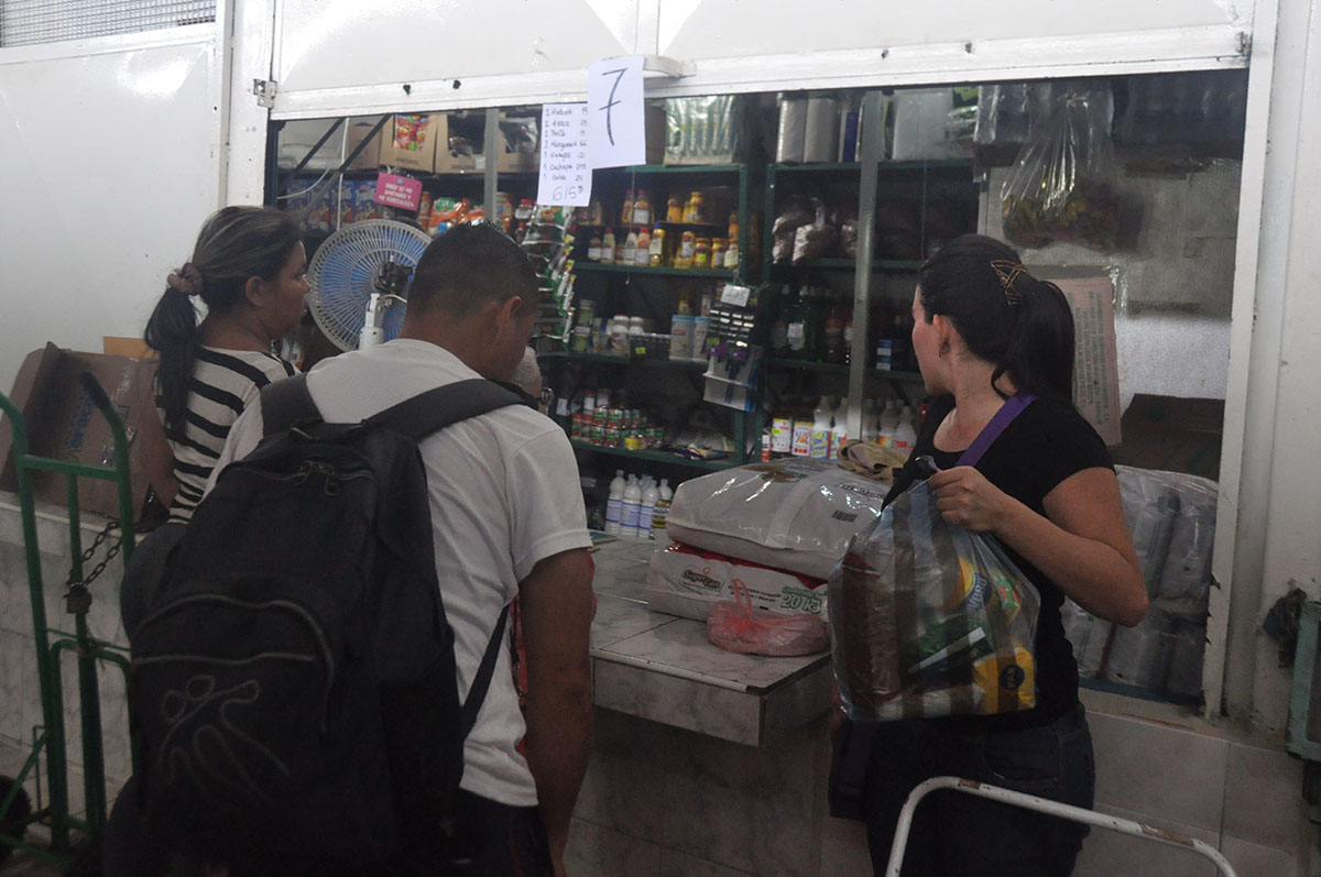 Reducen venta de víveres en  Mercado de El Paso