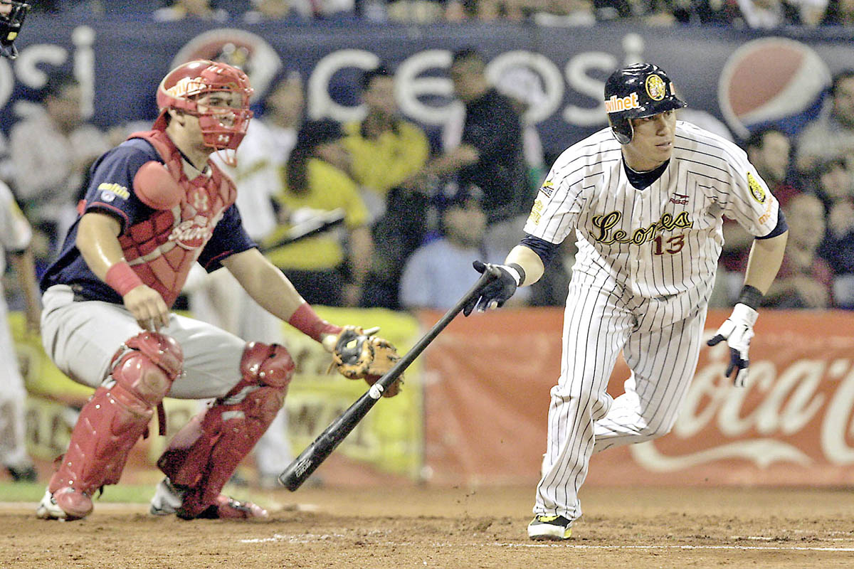 Asdrúbal Cabrera se aleja de la cueva