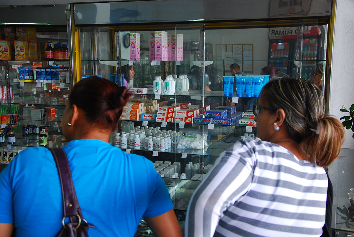Farmacias enfrentan un futuro incierto para enero