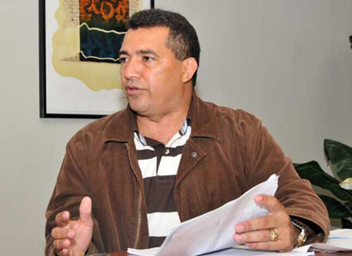 Ventura rechaza campaña contra medicamentos importados por el Gobierno