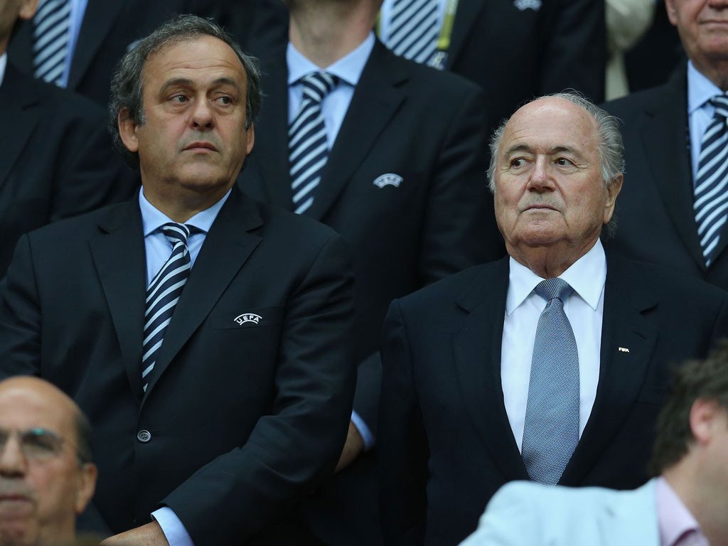 La FIFA suspendió a Blatter y Platini por ocho años